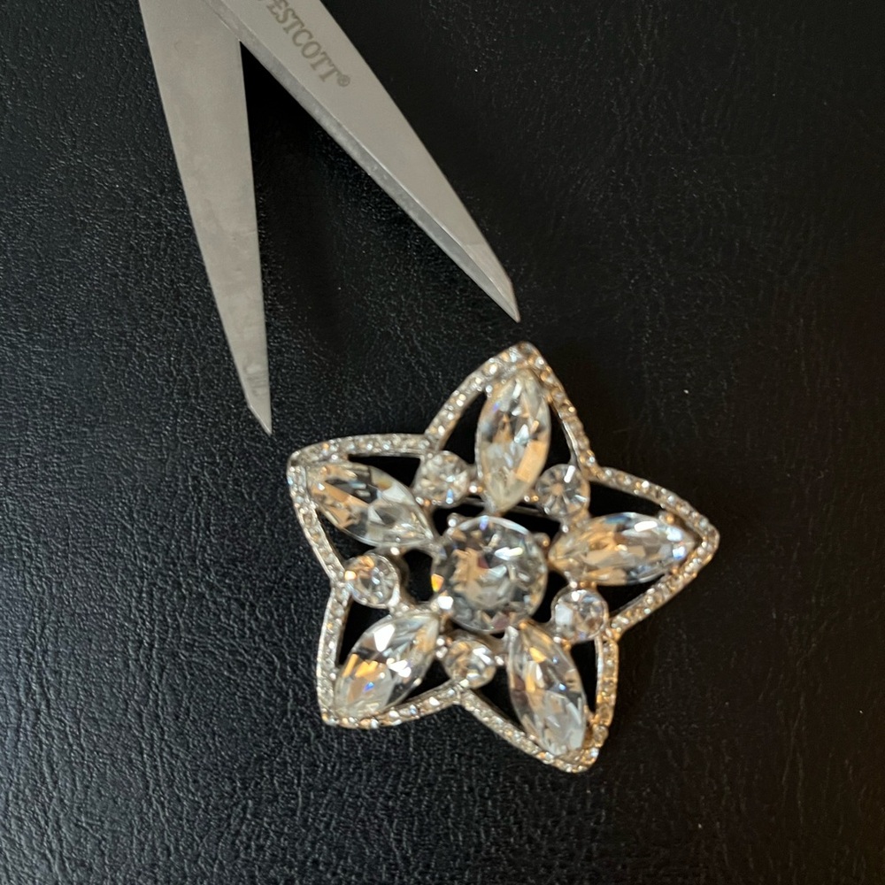 Vintage Rhinestone Pin & Earring Set - Picture 4 of 7